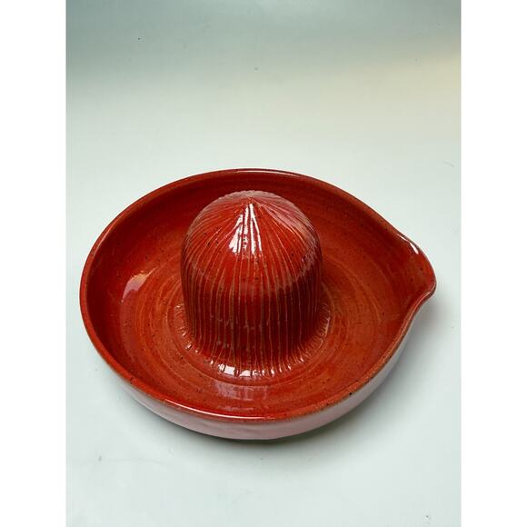 Rachael Pots Handmade Pottery NYC Red Speckled Citrus Juicer Signed Culinary - Picture 2 of 6